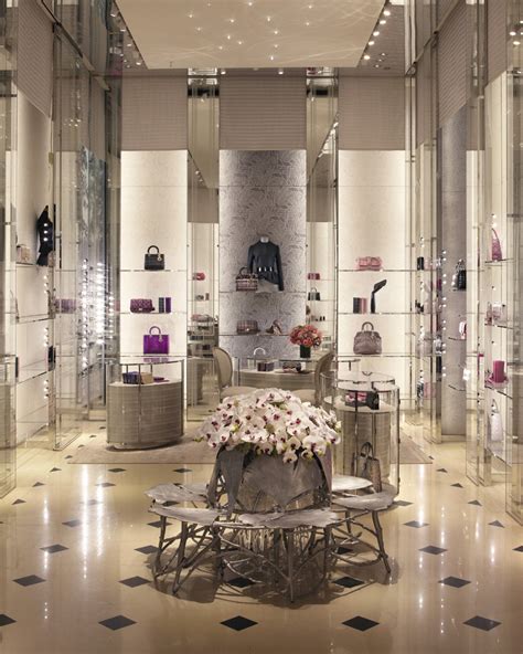 negozio dior via montenapoleone milano|christian Dior milano.